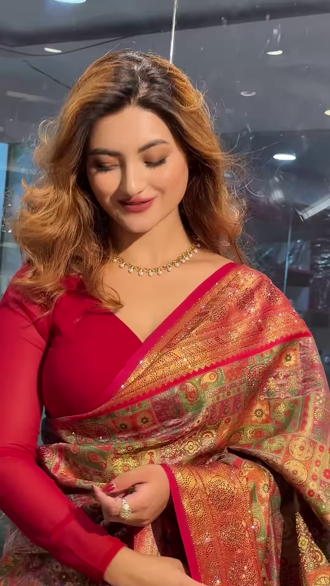 Elegant Floral Printed Zari Pashmina Saree for Timeless Indian Elegance - Image 3