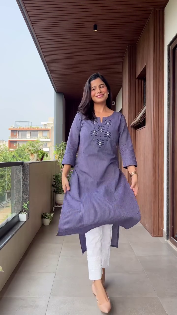 Embroidered Below Knee-Length Festive Women's Regular Fit Kurta - Image 6