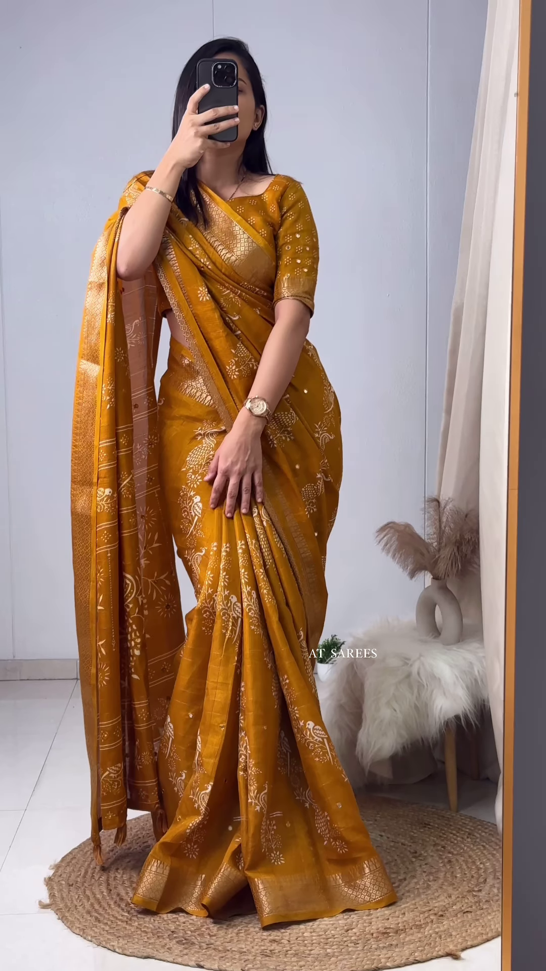 Banarasee Handwoven Crushed Tissue Saree With Lace-Multicolor