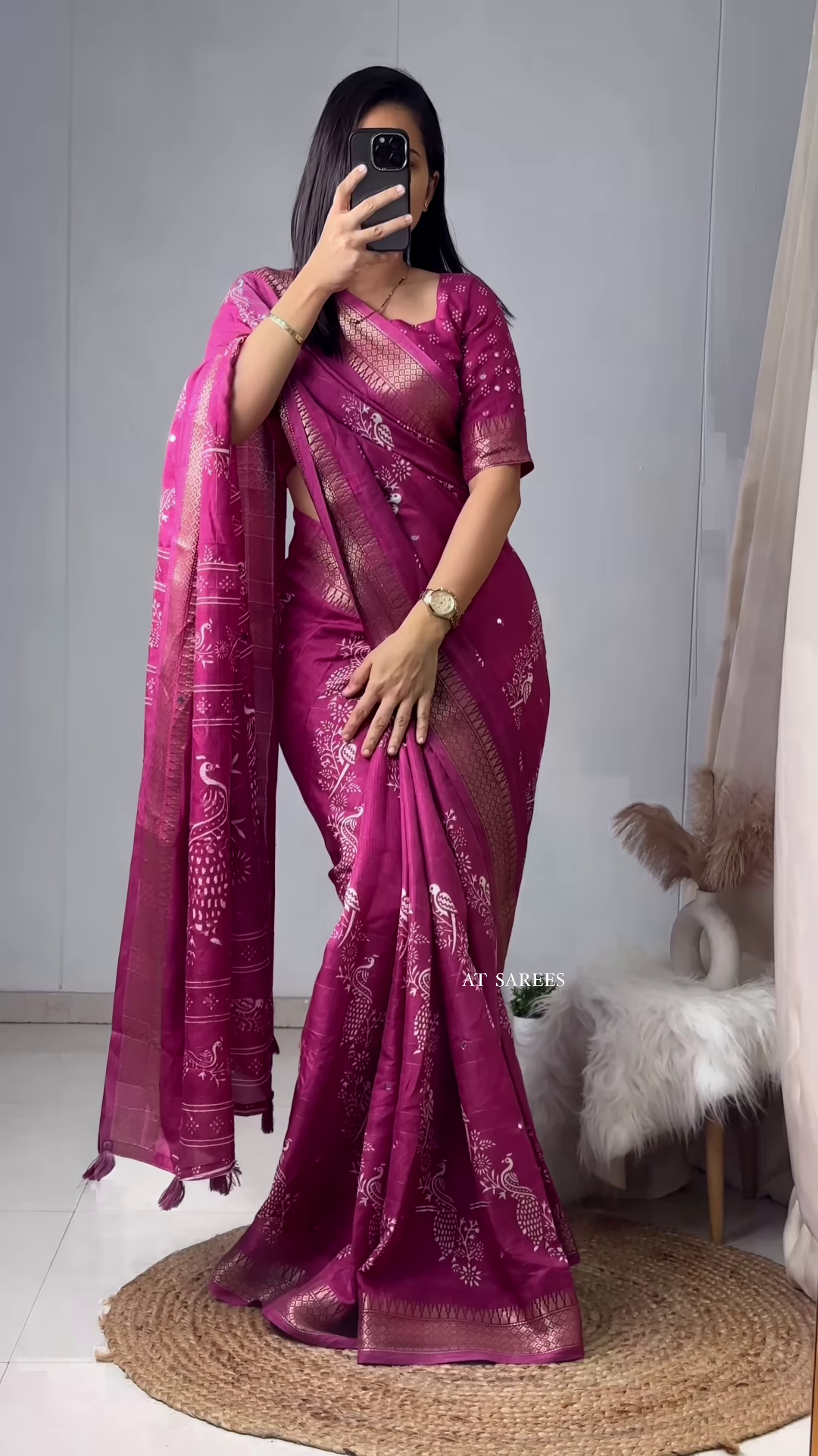 Banarasee Handwoven Crushed Tissue Saree With Lace-Multicolor - Image 3