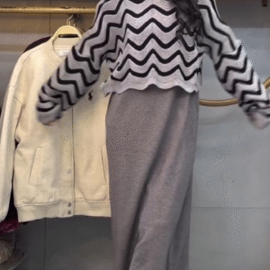 🖤 Modern Wave Knit Top & Maxi Skirt Set – Chic Comfort with a Statement Look 🖤