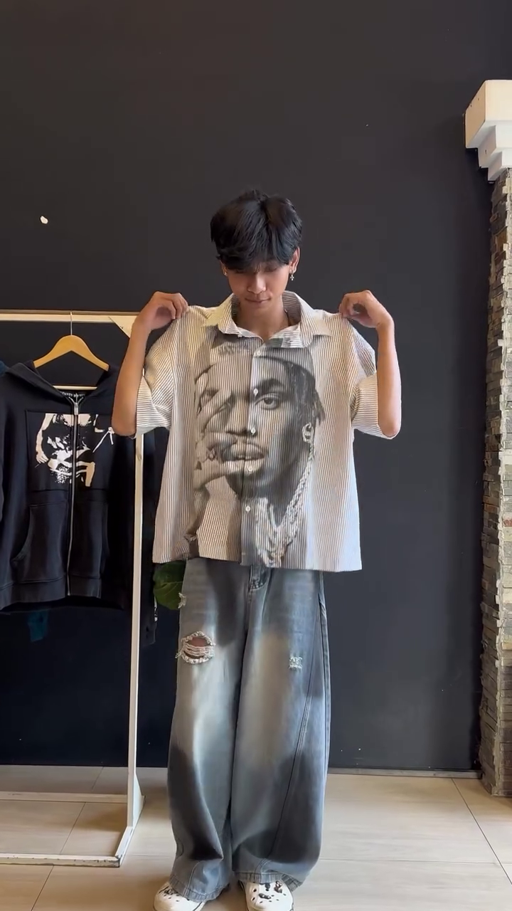 π€ Monochrome Icon Graphic Shirt β Streetwear Essential π€