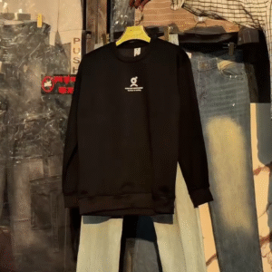 🔥 Casual Comfort Combo Set – Classic Sweatshirt & Everyday Denim 🔥