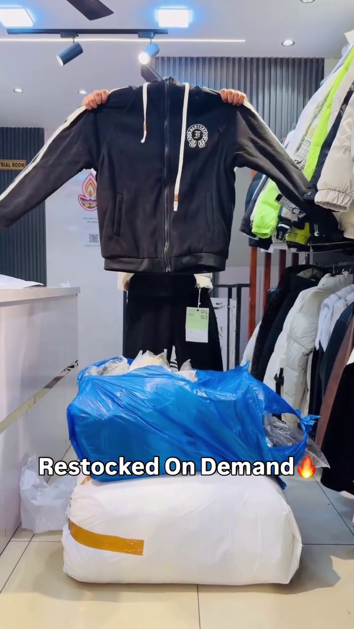 π€ Classic Street Zip Hoodie β Premium Winter Essential (Restocked on Demand π₯) π€ - Image 5