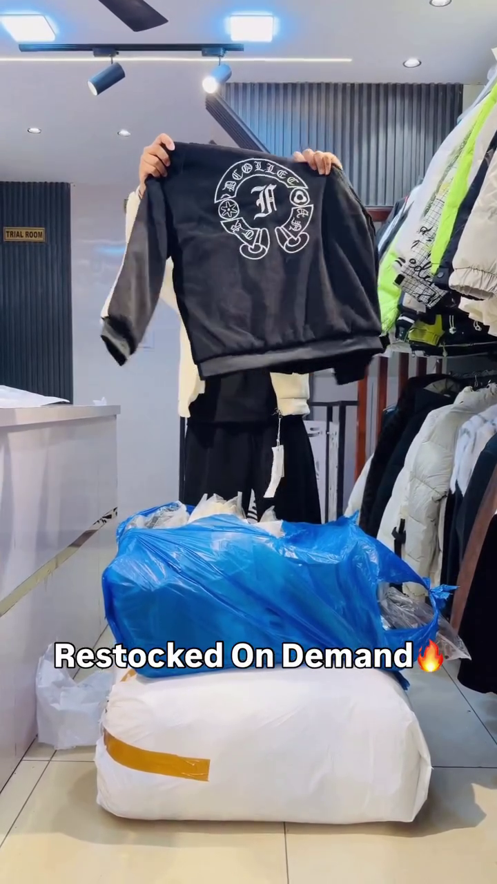 π€ Classic Street Zip Hoodie β Premium Winter Essential (Restocked on Demand π₯) π€ - Image 6