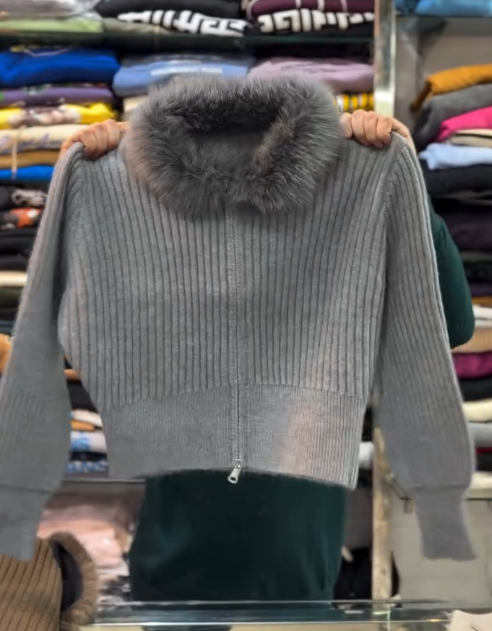 ❤️ RubyFrost™ Fur-Collar Knit Jacket – Bold Warmth with Luxe Winter Style - Image 4