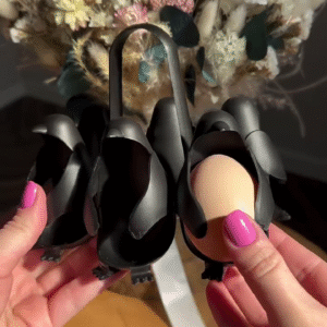 🐧🥚 PenguinPal™ Cute Egg Holder & Carrier – Fun, Safe & Fridge-Friendly Storage