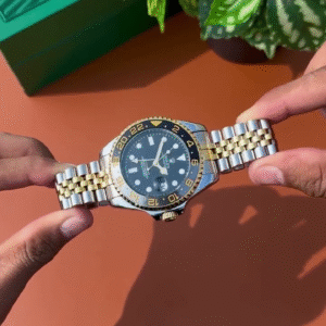 ⌚ Two-Tone Luxury GMT-Style Watch – Timeless Elegance with a Bold Edge ⌚