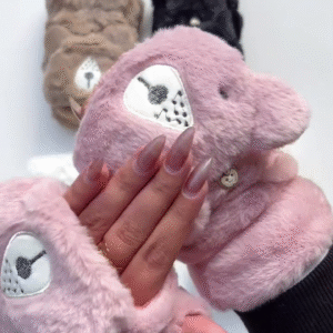 🧸 CozyBear Plush Winter Mittens – Ultra-Soft Teddy Warmers for Cute Cold-Day Comfort 🧸