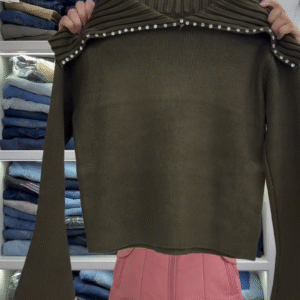 ✨ Pearl-Trim Ribbed High-Neck Knit Top – Elegant Everyday Chic ✨🤍