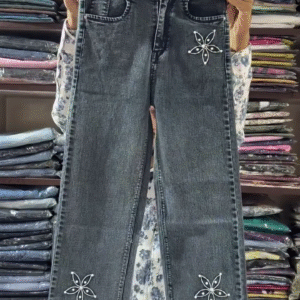 🖤✨ Floral Stonework Denim Jeans – Premium Black Wash Straight Fit 👖🌸