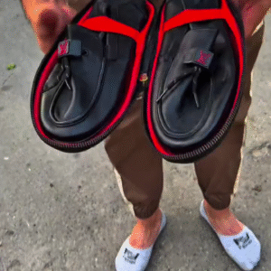 🖤❤️ Red Strap Luxury Slippers – Premium Men’s Comfort Sandals 🔥👣