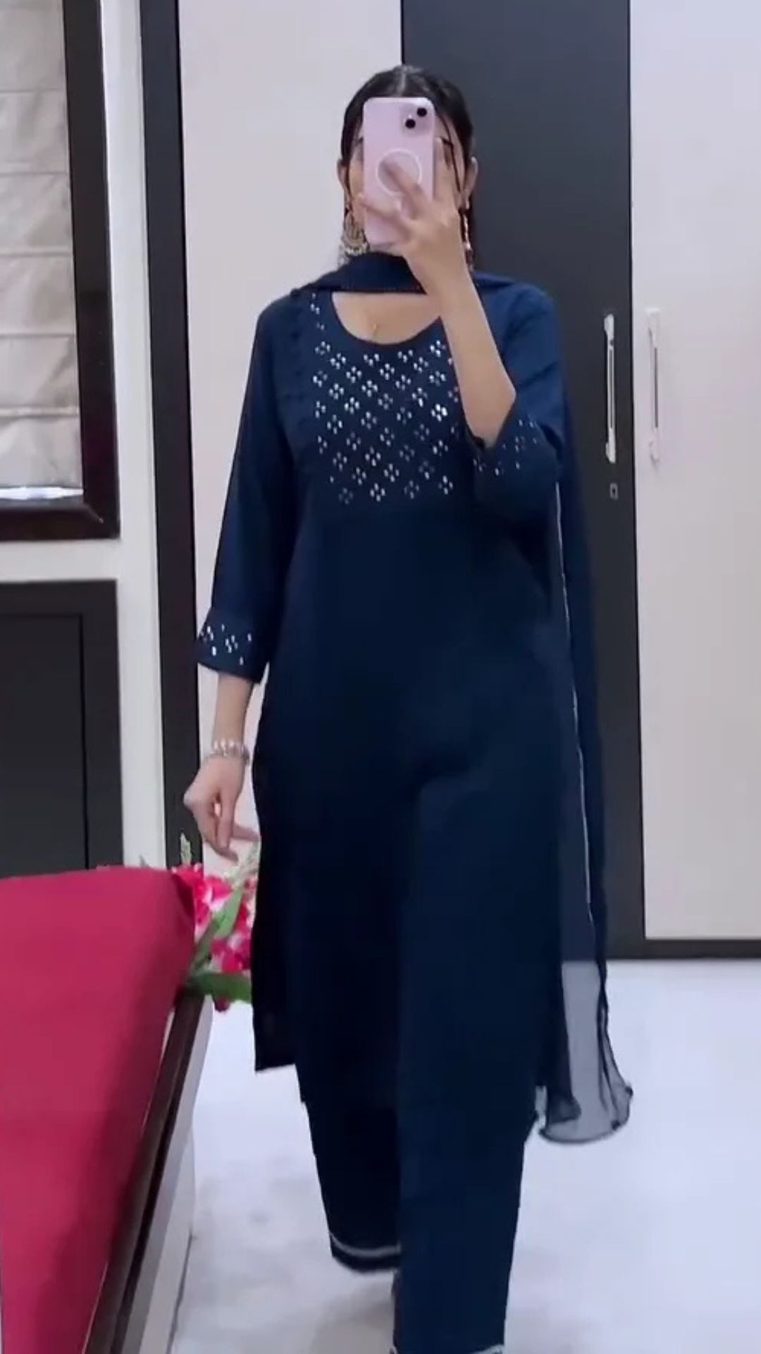 Graceful Grey Embroidered Kurta Set with Dupatta โ Timeless Ethnic Elegance - Image 3