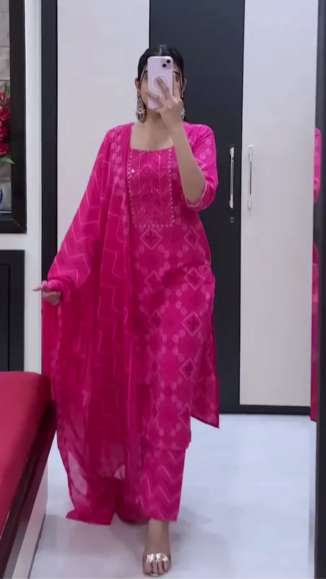 Graceful Grey Embroidered Kurta Set with Dupatta โ Timeless Ethnic Elegance - Image 4