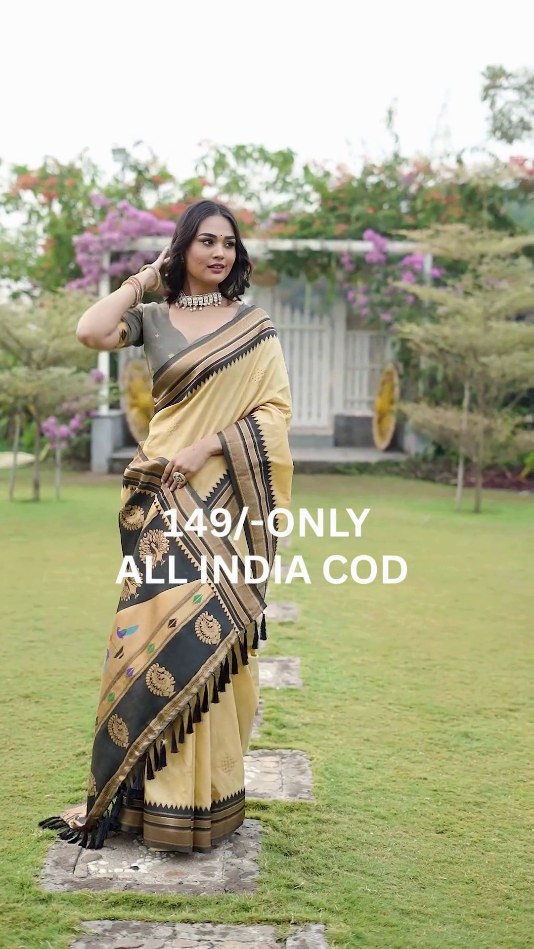 Cream & Black Border Traditional Saree - Image 6